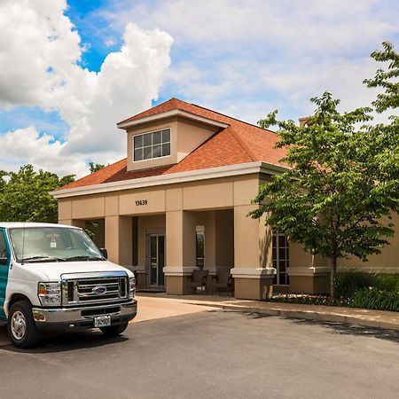 Larkspur Landing Extended Stay Suites St Louis Riverport Maryland Heights Exterior photo