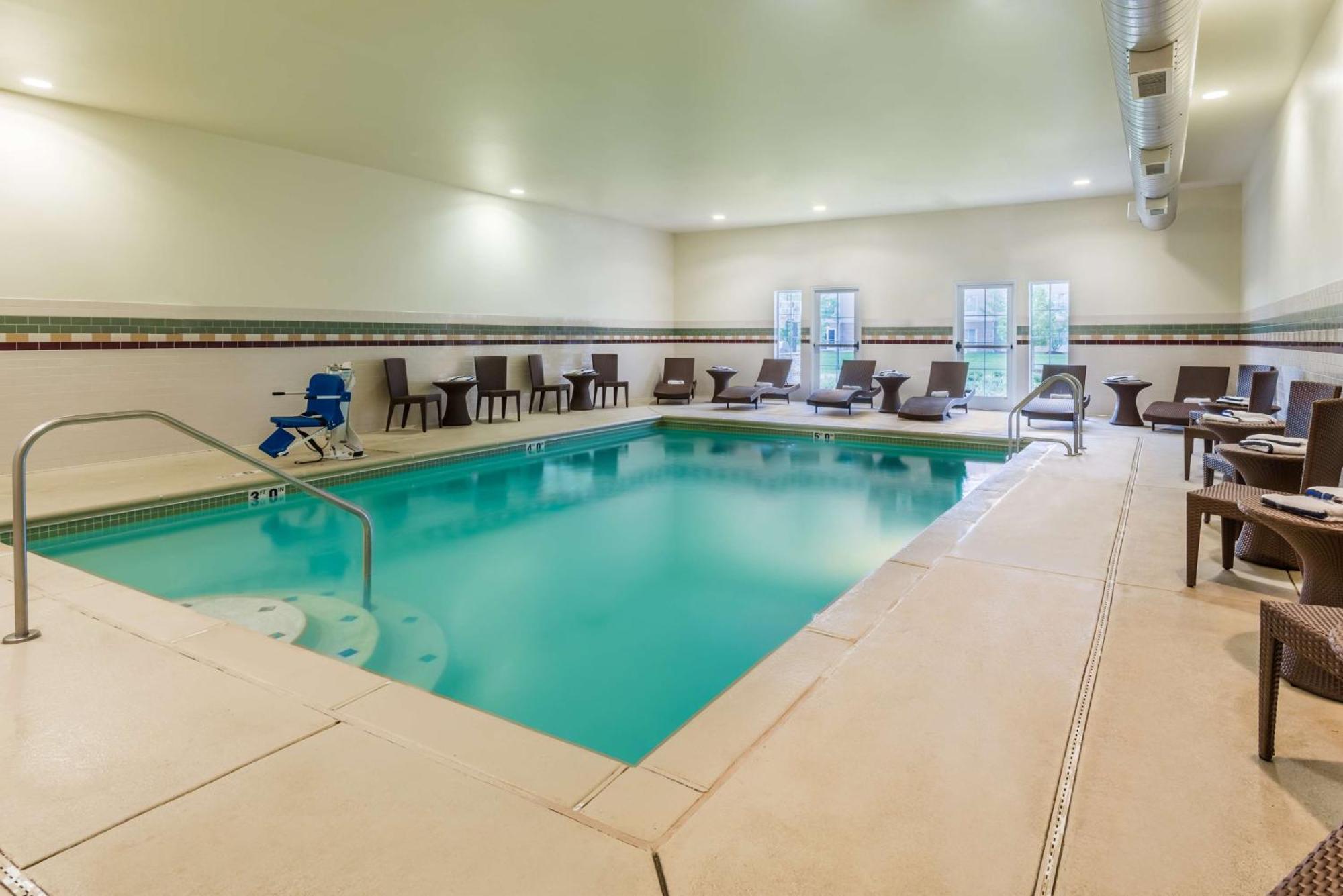 Larkspur Landing Extended Stay Suites St Louis Riverport Maryland Heights Exterior photo