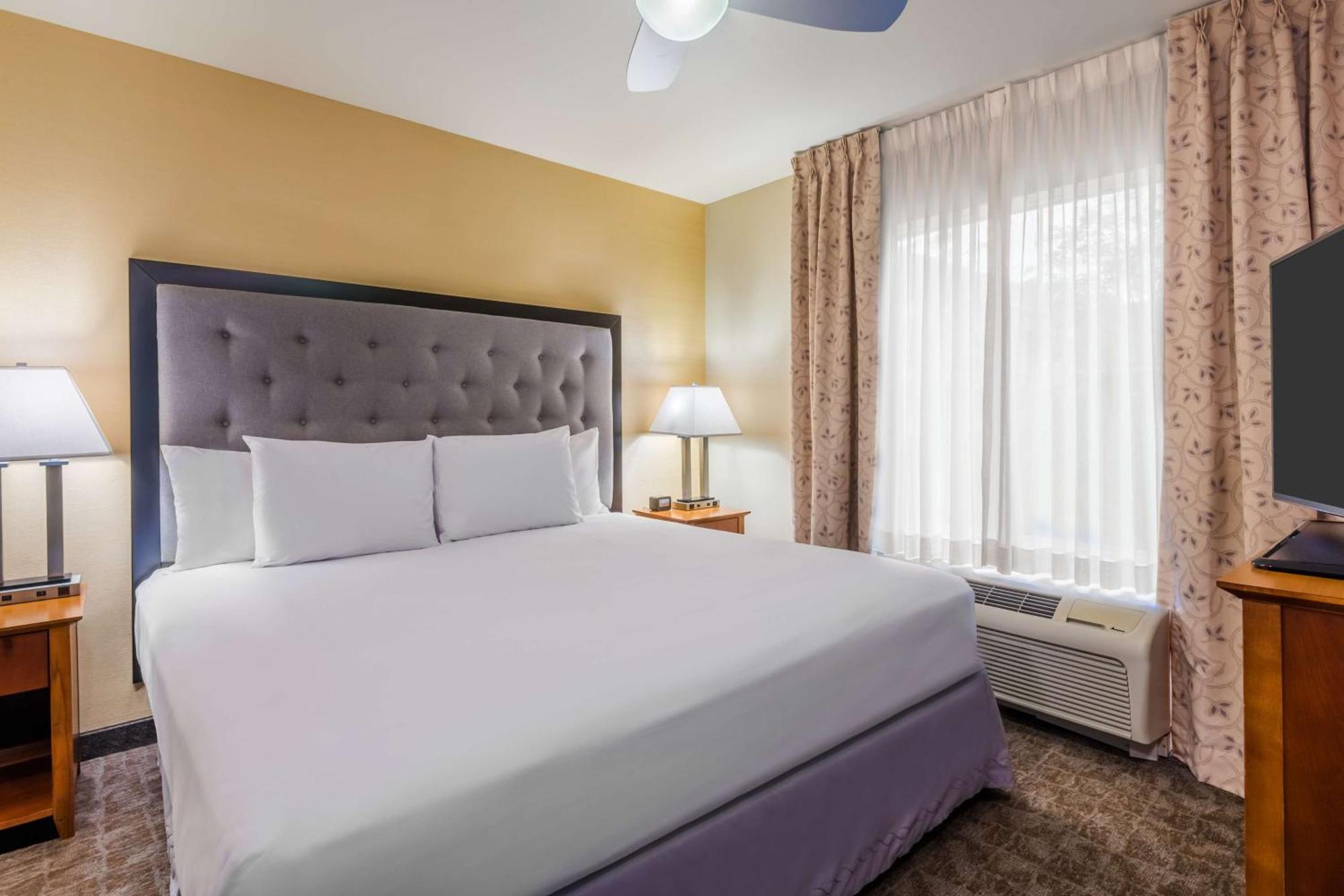 Larkspur Landing Extended Stay Suites St Louis Riverport Maryland Heights Exterior photo