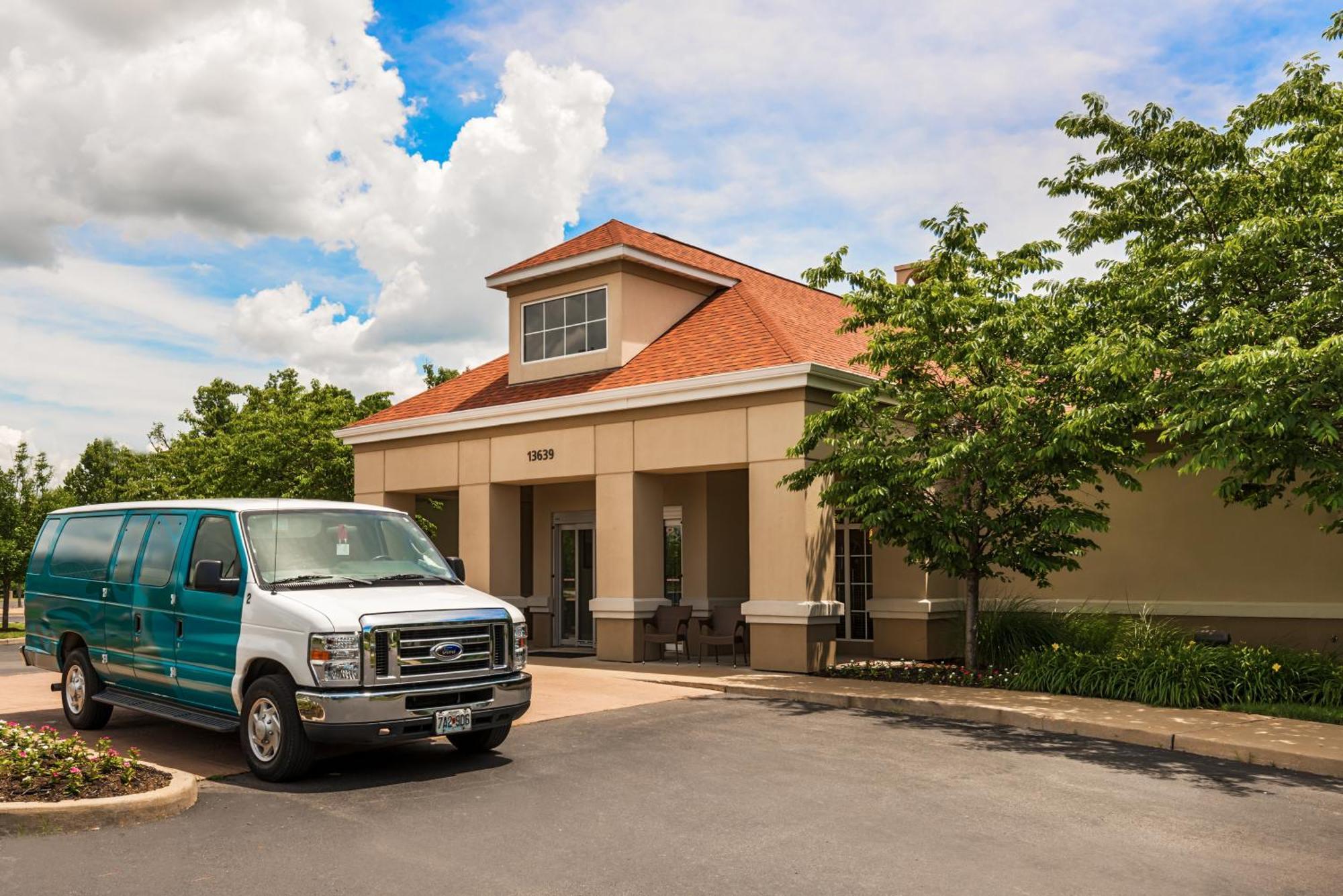 Larkspur Landing Extended Stay Suites St Louis Riverport Maryland Heights Exterior photo